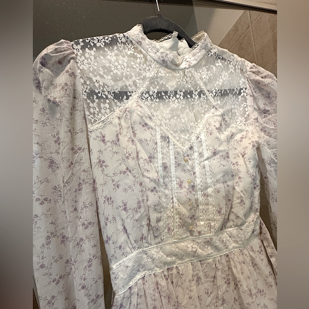 Vintage long dress with long sleeve
